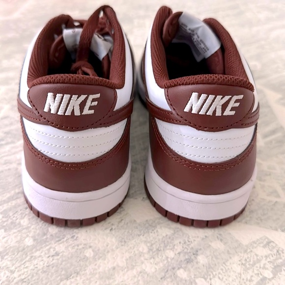 Nike Dunk Low White/Redwood/Gym Red 7Y 8.5W - Picture 4 of 6